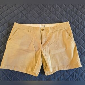 Womens Old Navy Beige Casual Shorts Sz 14